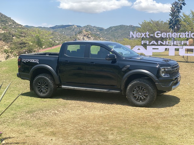 ford-ranger-raptor-15